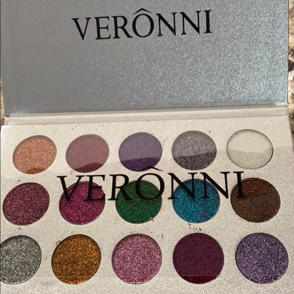Sparkly glittery Veronni Make up palette